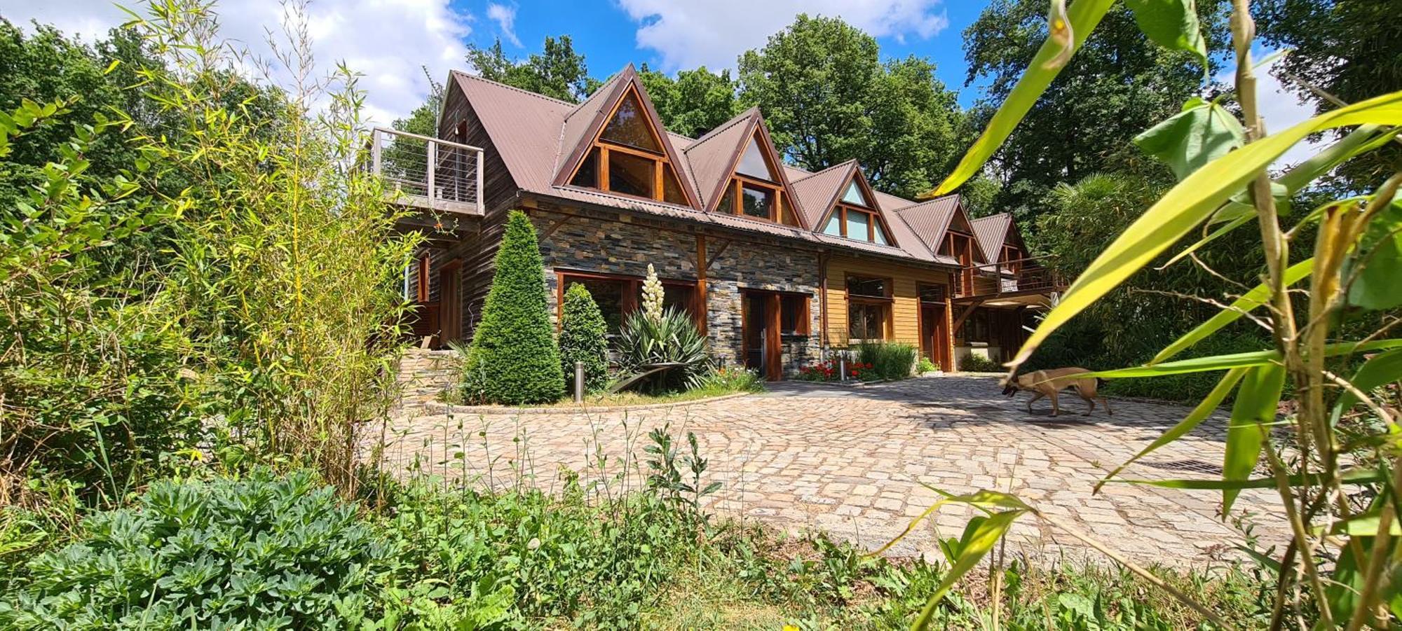 La Maison Dans Les Bois Soucelles Екстер'єр фото
