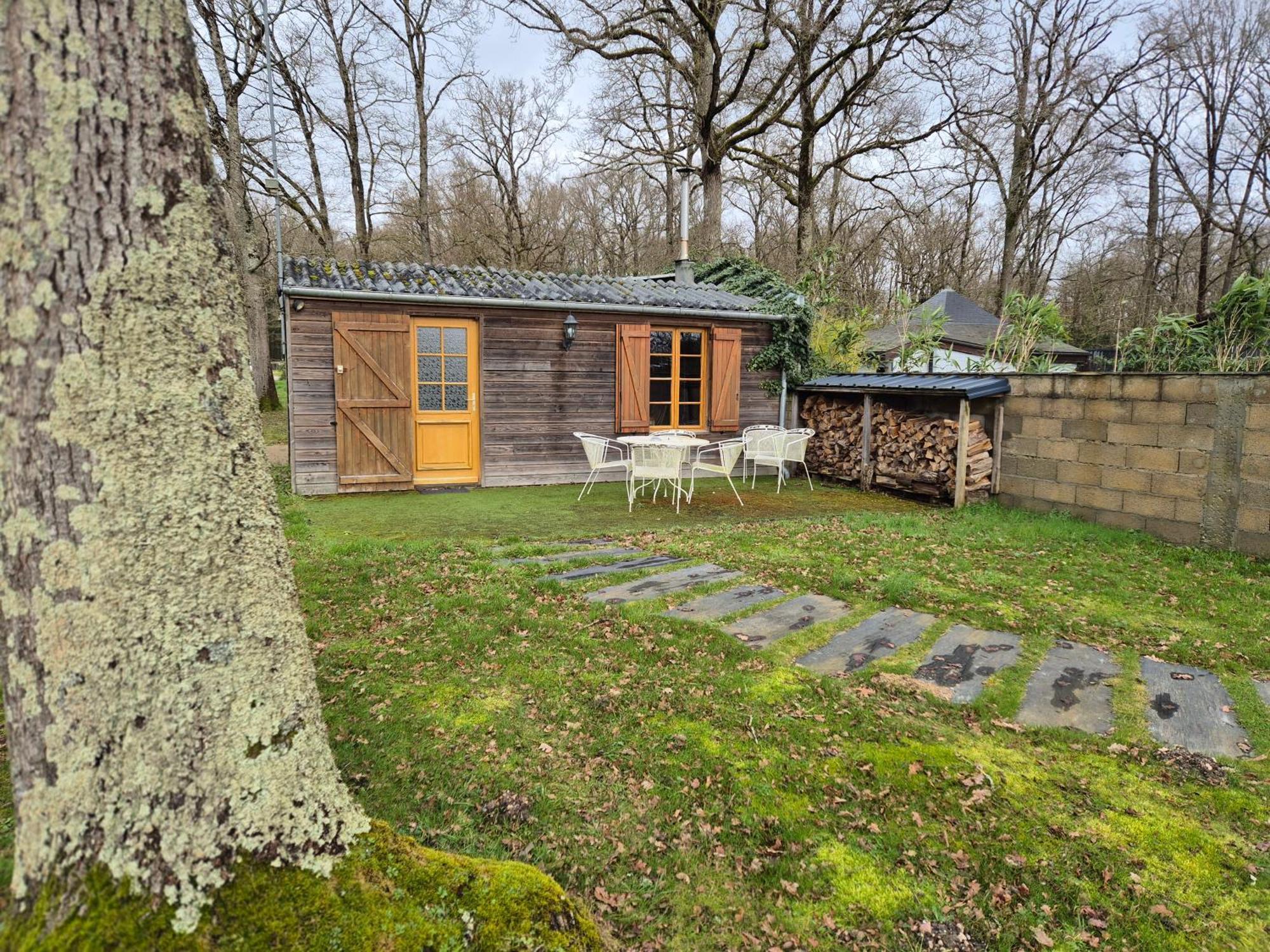 La Maison Dans Les Bois Soucelles Екстер'єр фото